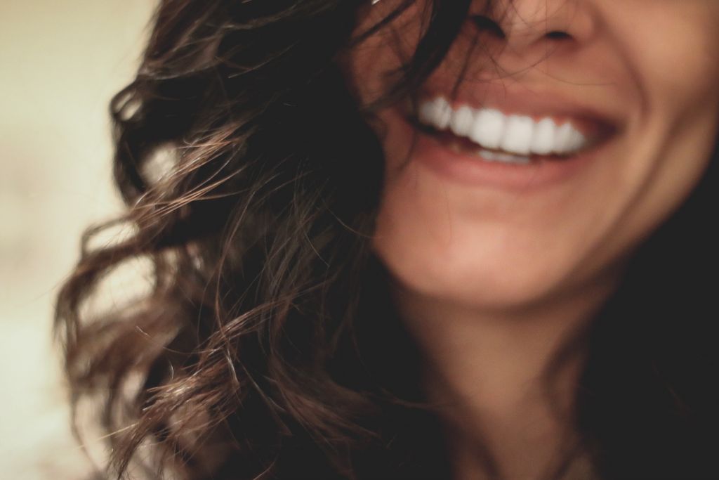 Tutti I Benefici Di Un Sorriso Bello E Sano Centro Dentale Acilia